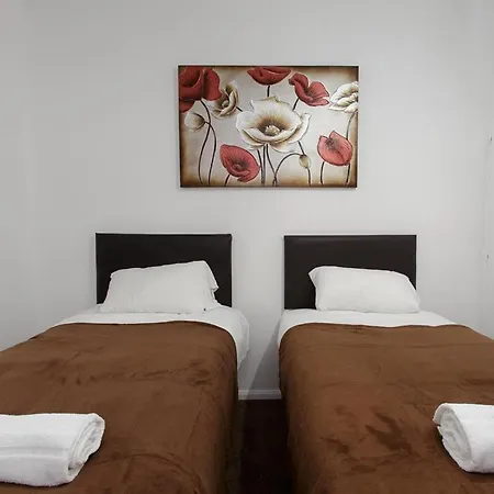 Park House Apartment *